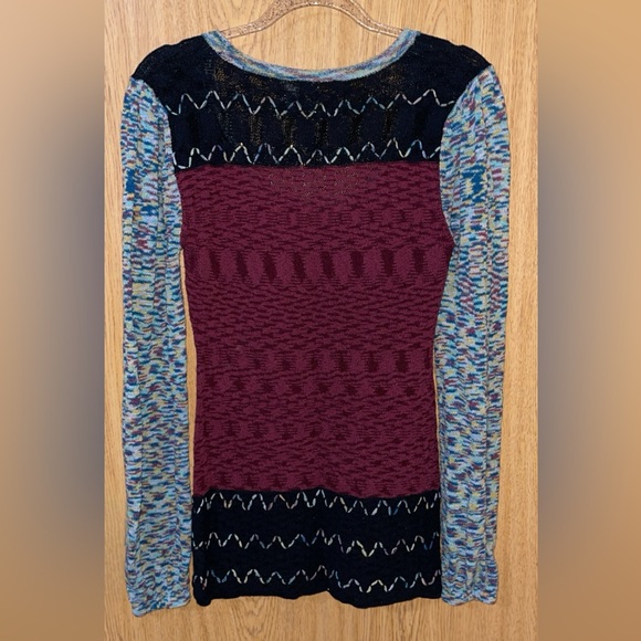 Women’s BKE Long Sleeve Multi-Colored Knit Shirt Size Large - Picture 2 of 6